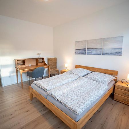 Haus Unterm Mammutbaum - Elberadweg Apartment Magdeburg Bagian luar foto