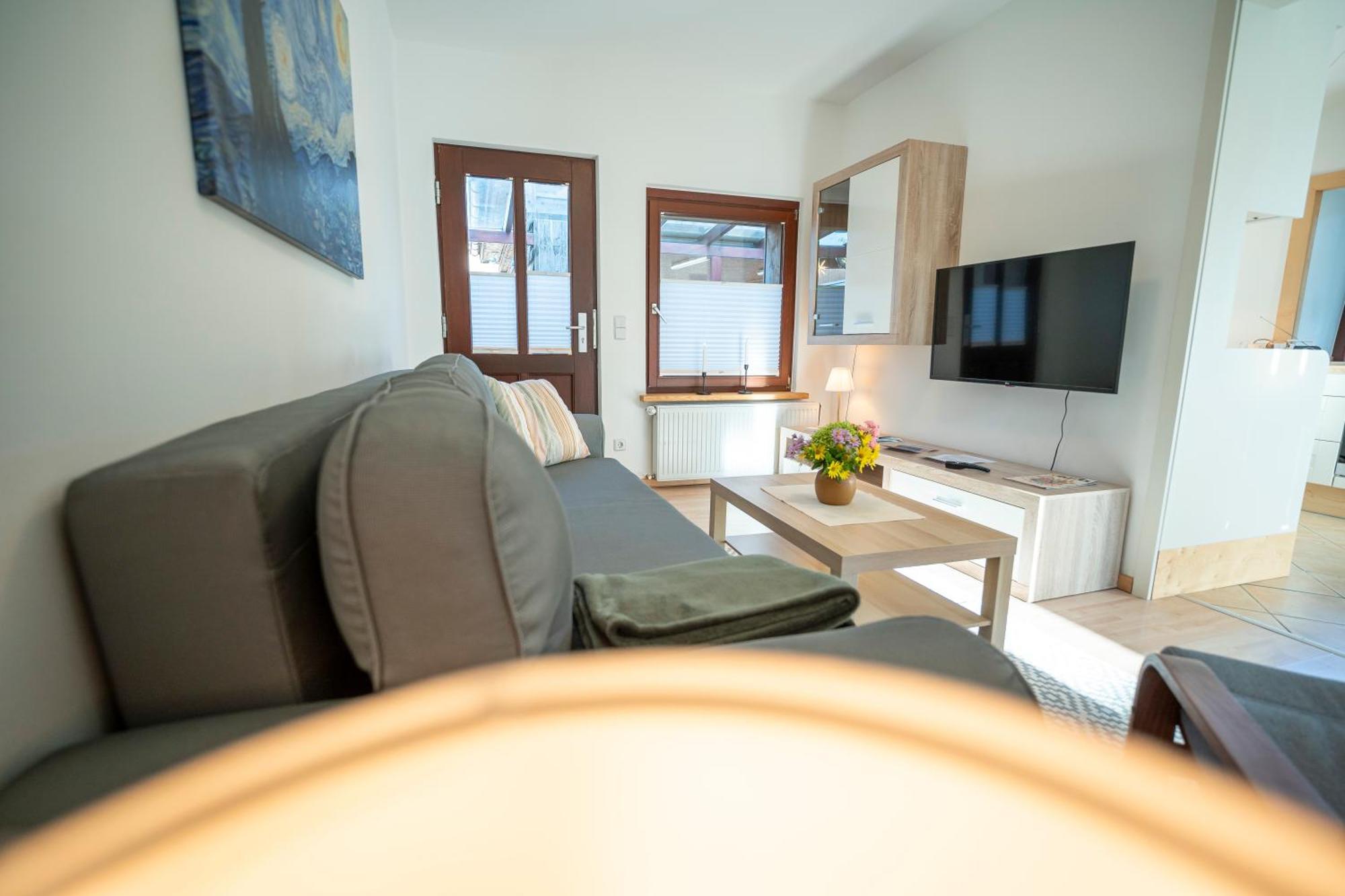 Haus Unterm Mammutbaum - Elberadweg Apartment Magdeburg Bagian luar foto