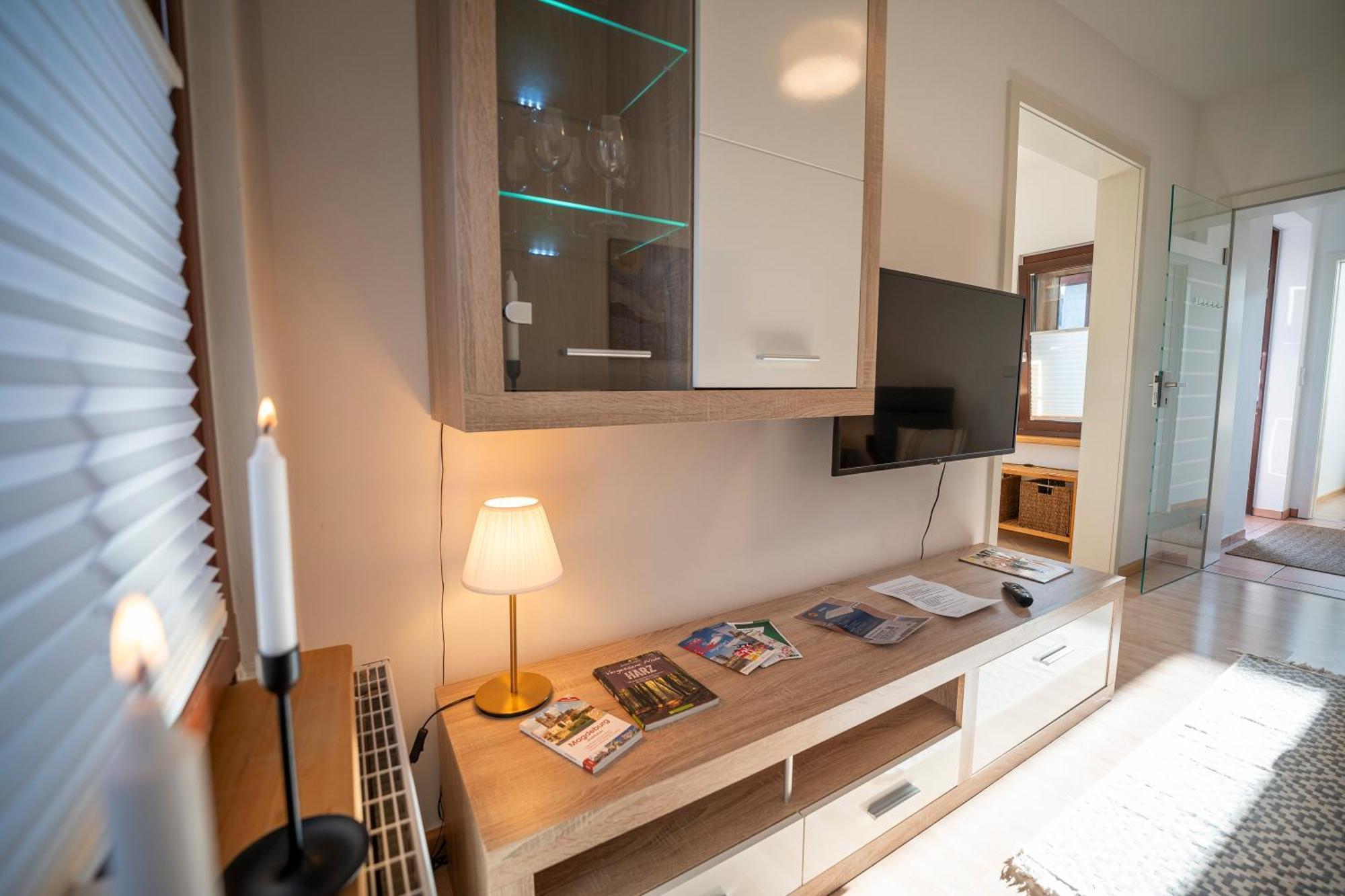 Haus Unterm Mammutbaum - Elberadweg Apartment Magdeburg Bagian luar foto