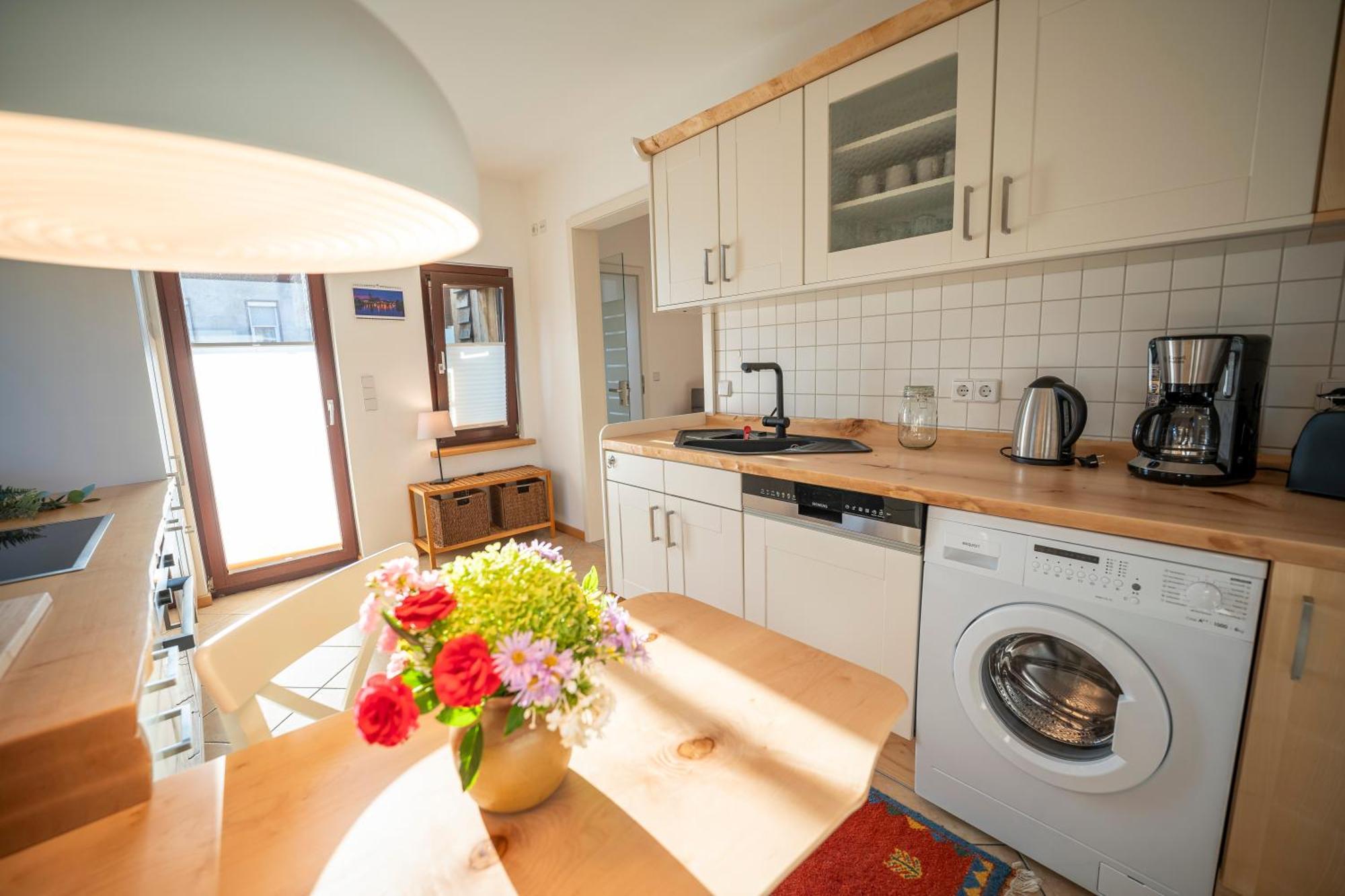 Haus Unterm Mammutbaum - Elberadweg Apartment Magdeburg Bagian luar foto