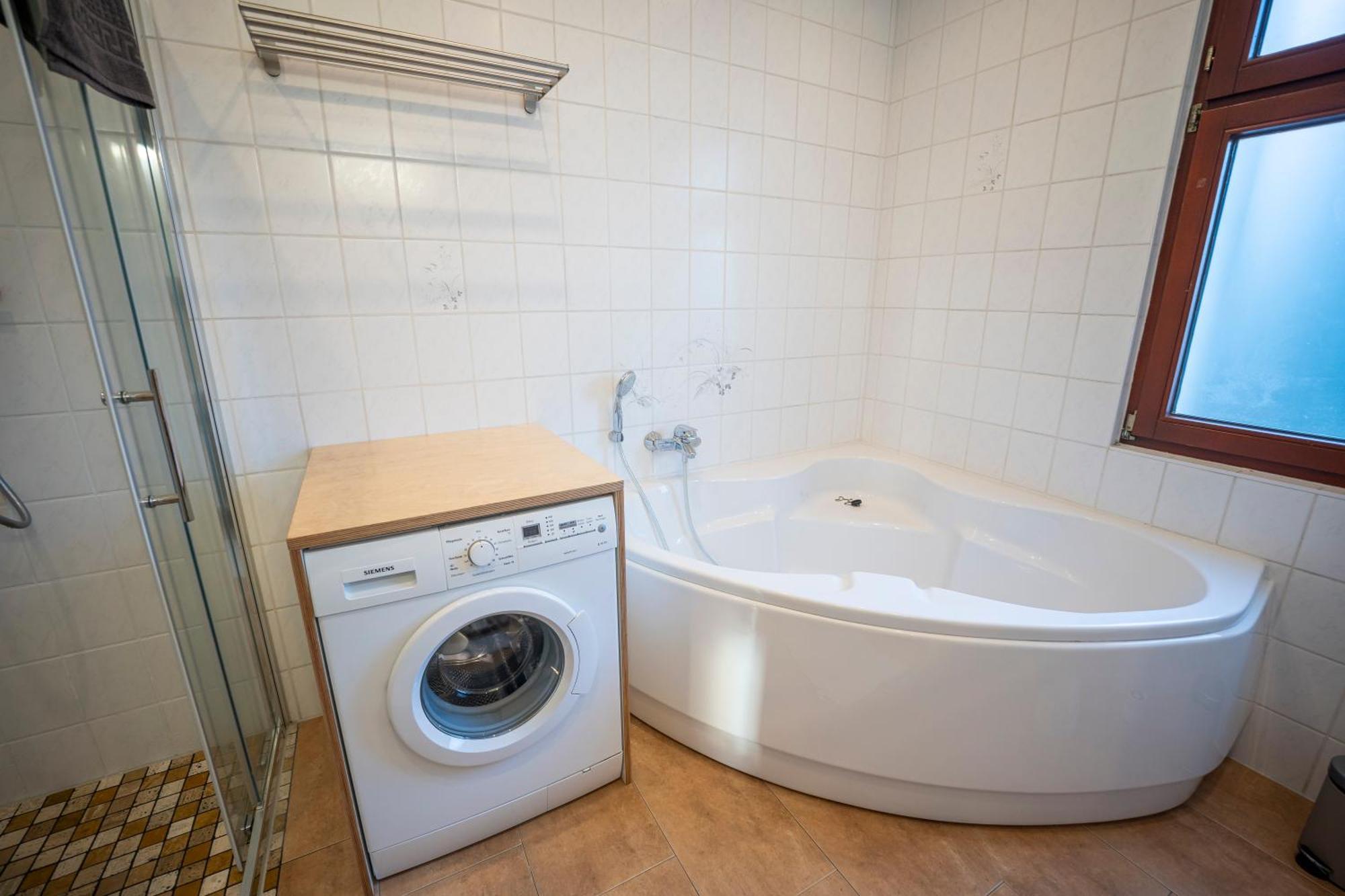 Haus Unterm Mammutbaum - Elberadweg Apartment Magdeburg Bagian luar foto