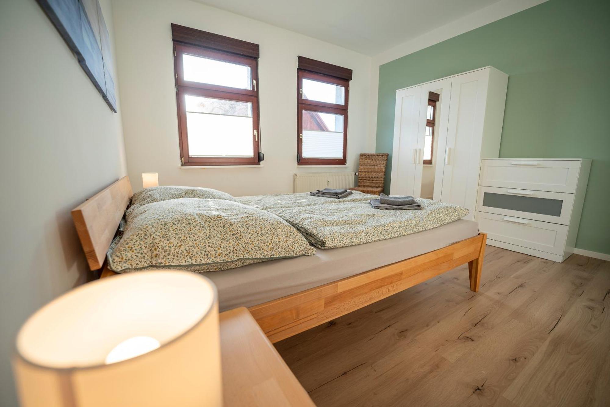 Haus Unterm Mammutbaum - Elberadweg Apartment Magdeburg Bagian luar foto