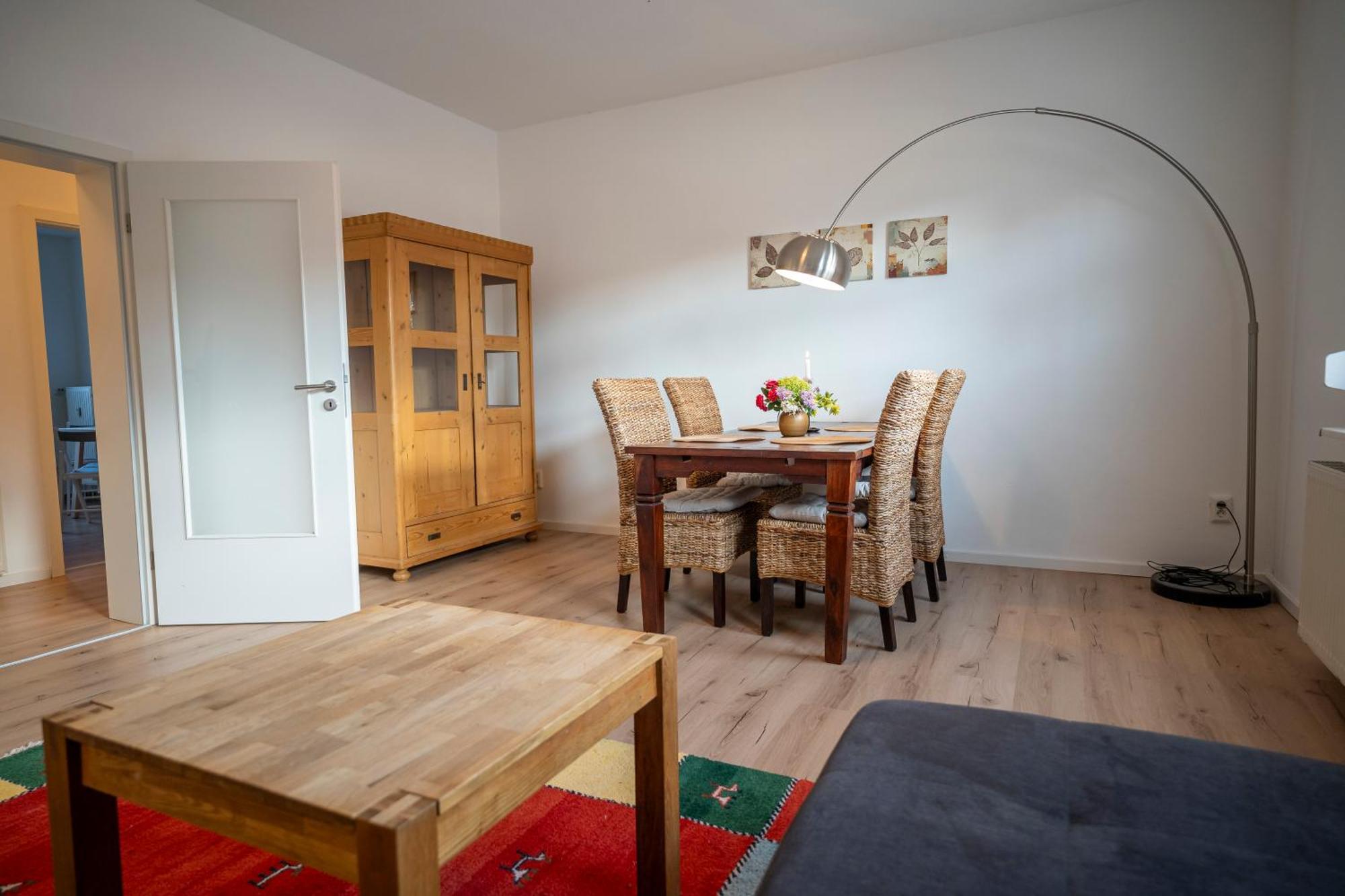 Haus Unterm Mammutbaum - Elberadweg Apartment Magdeburg Bagian luar foto